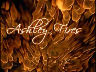 Hawt floozy ashley fires spreads kanya pahaginitin pagpapakita malapit pataas ng pamamasa butas